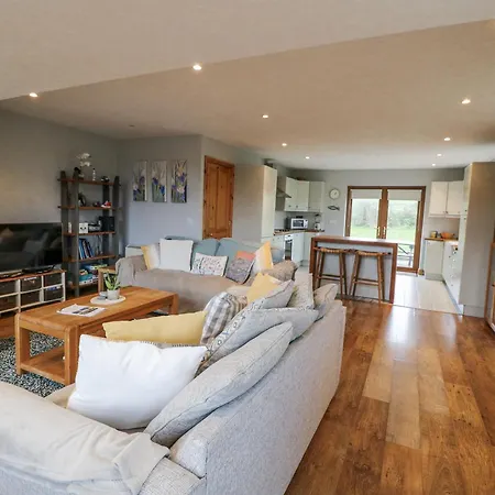 Holiday home Lough Cluhir Myross