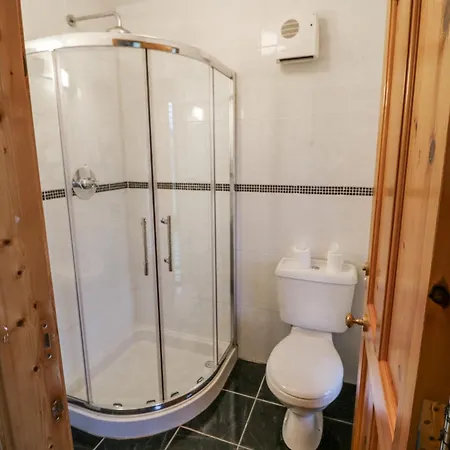 Lough Cluhir Feriehus Myross